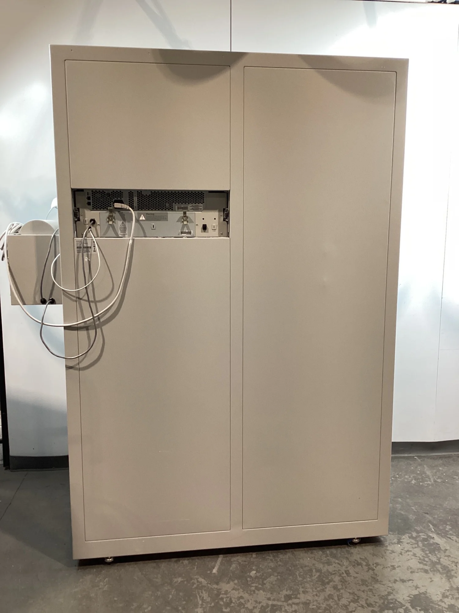 Sell Automated dispensing system OMNICELL Two-Cell Rx G4 MDA-FRM-002 ...