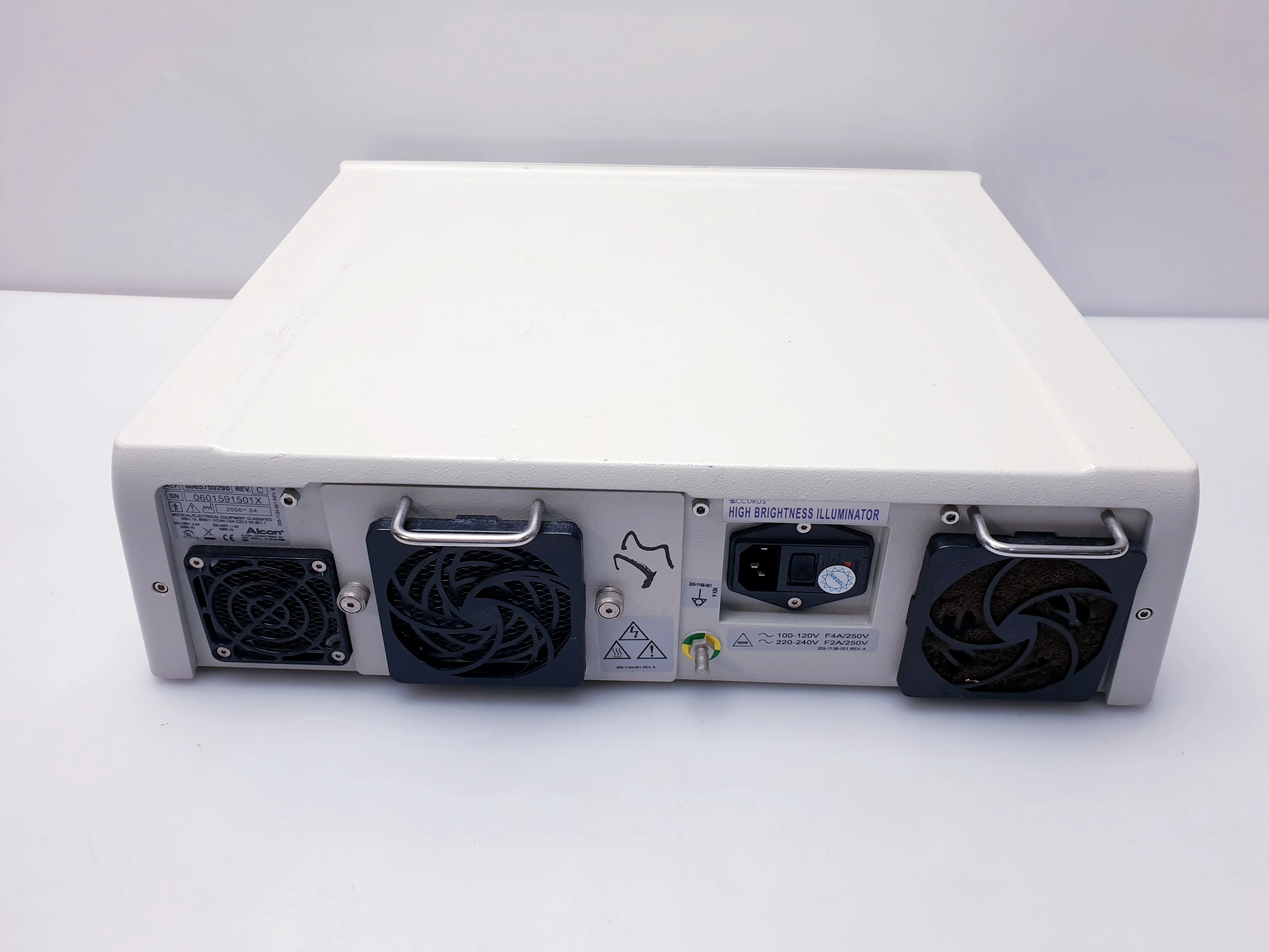 Sell Endoscope light source ALCON Accurus 8065750290 (Germany) | Bimedis
