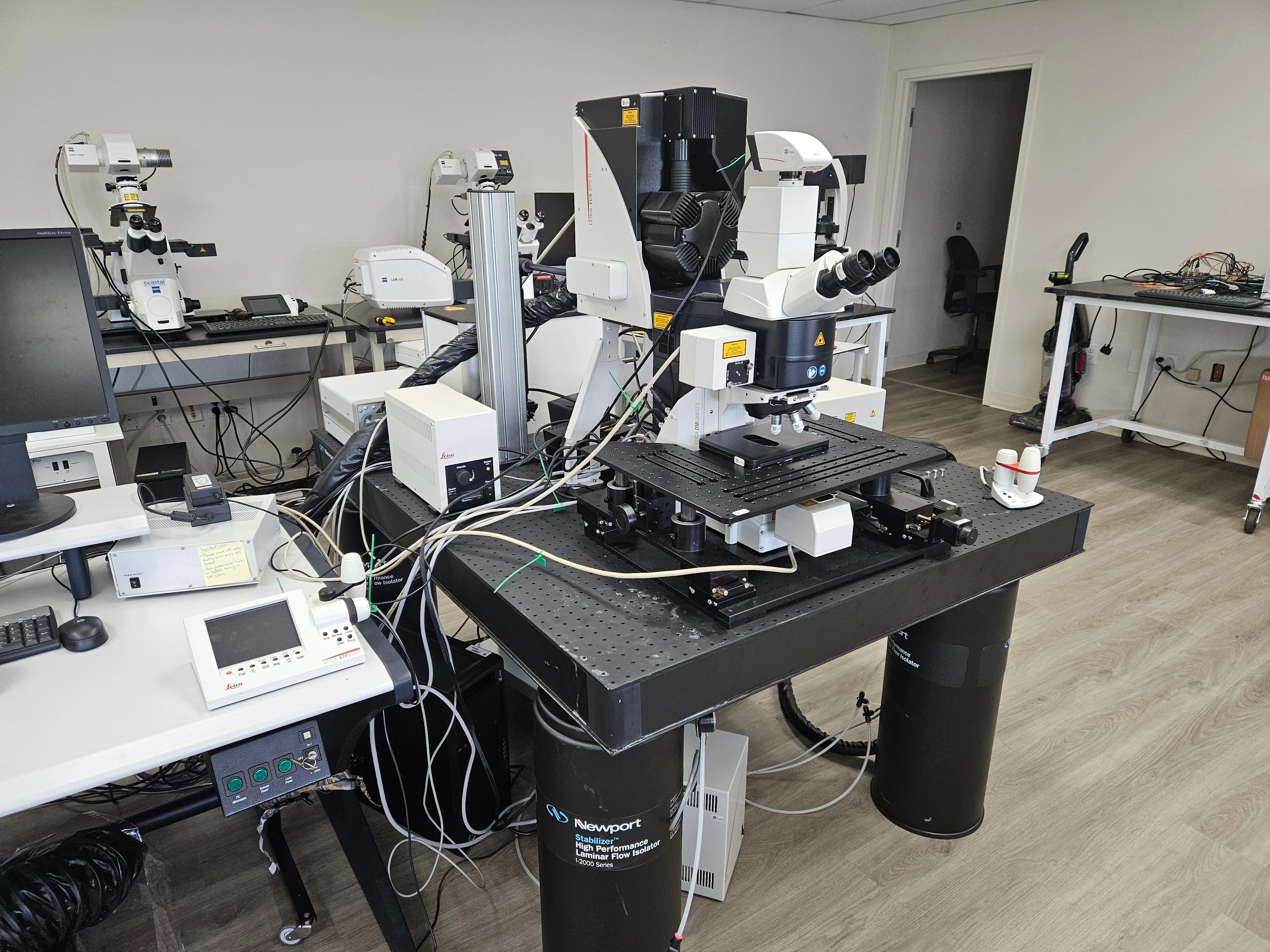 Sell Laboratory microscope LEICA TCS SP5 2010 (United States) | Bimedis