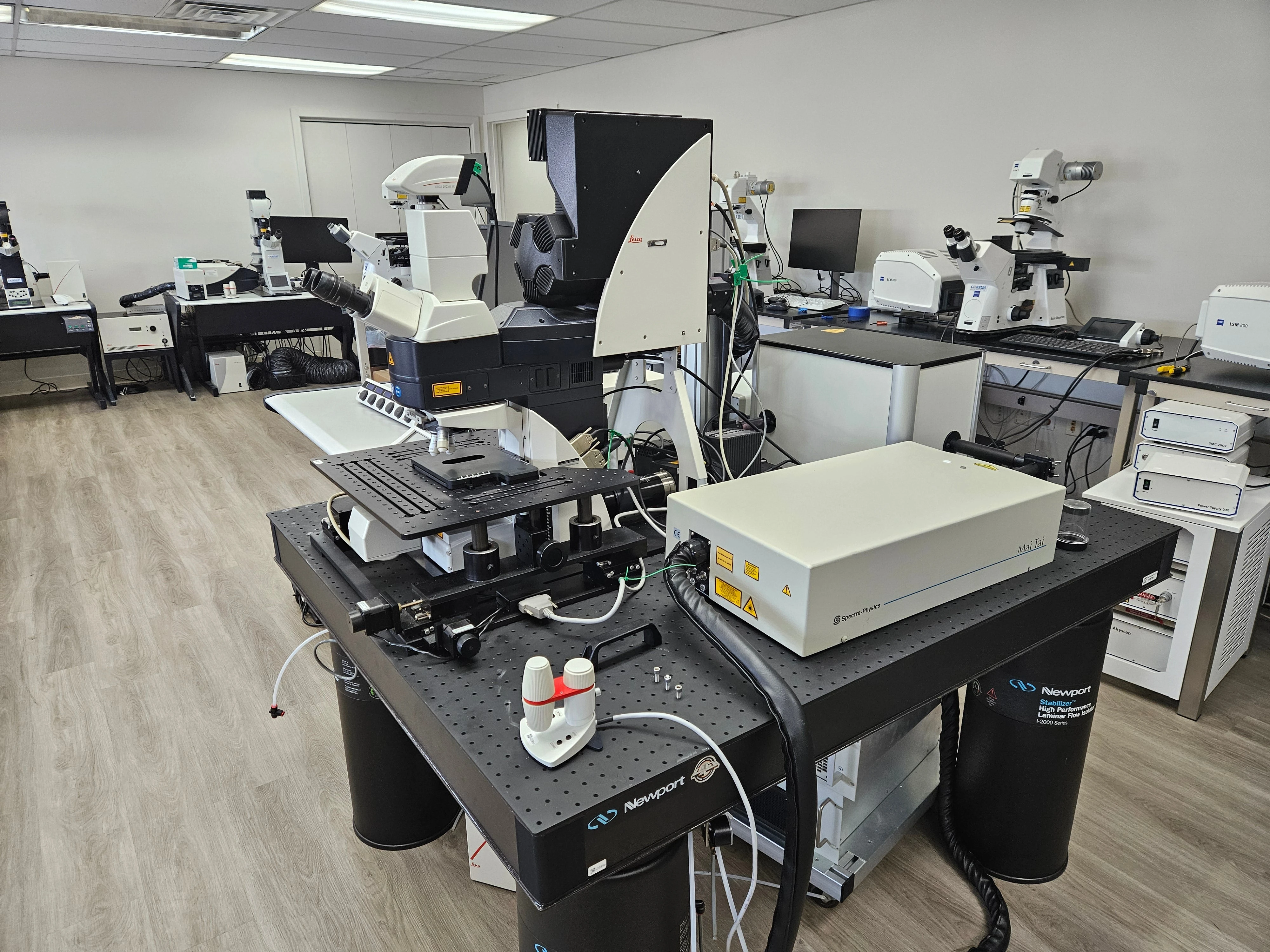 Sell Laboratory microscope LEICA TCS SP5 2010 (United States) | Bimedis