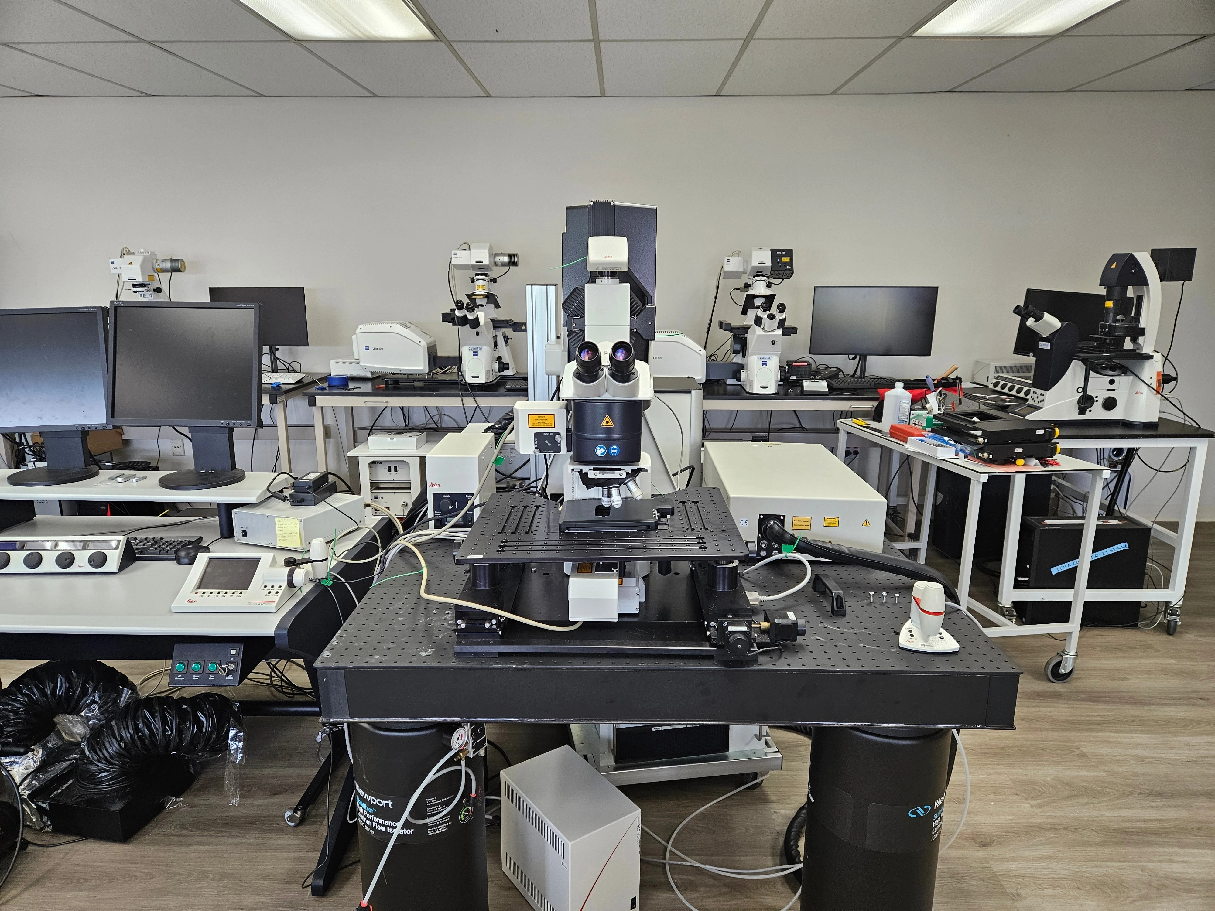 Sell Laboratory microscope LEICA TCS SP5 2010 (United States) | Bimedis