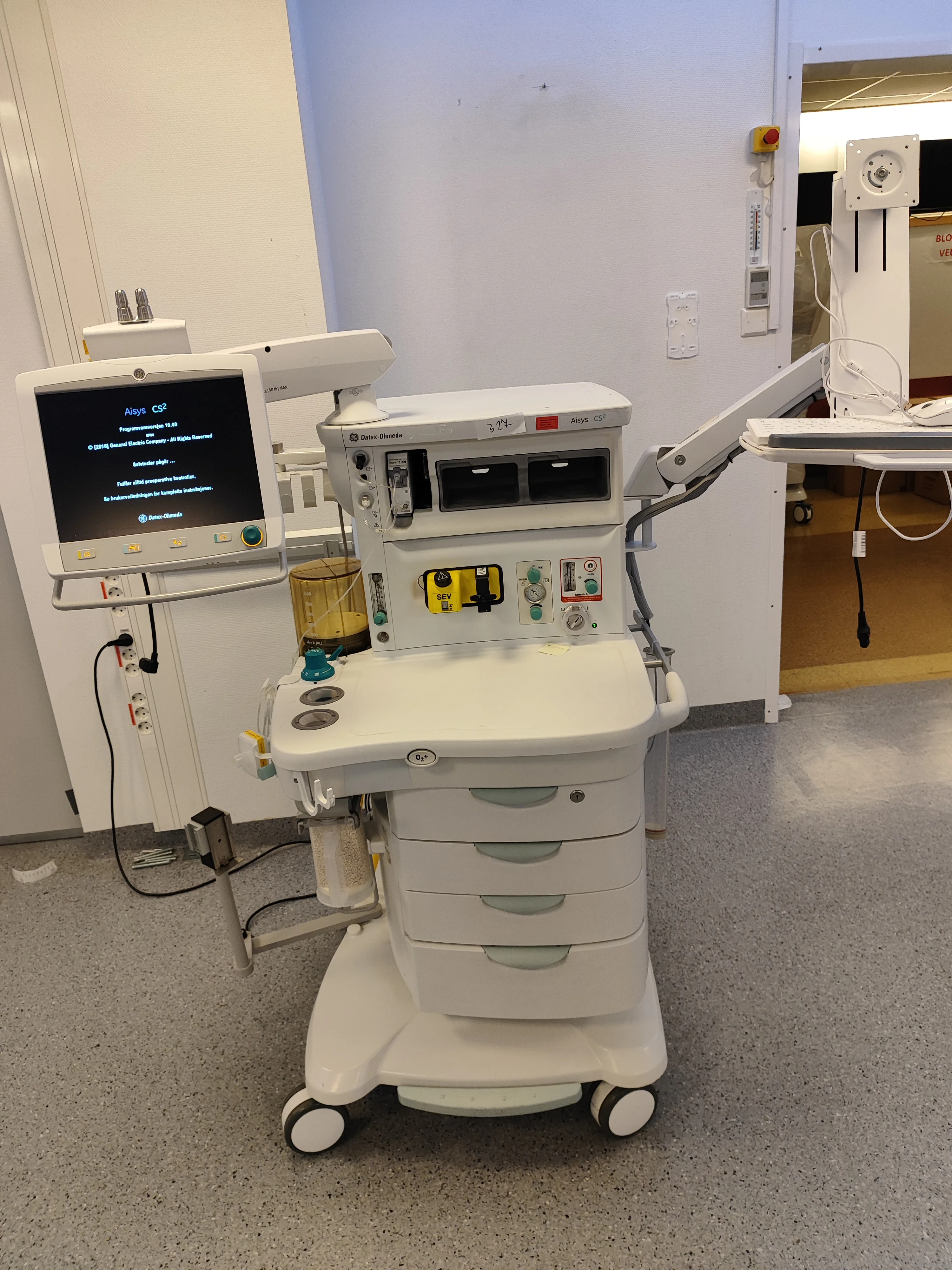 Cs2 Anesthesia Rear Sell Anesthesia Machine GE Aisys CS2 2014 (Poland) | Bimedis