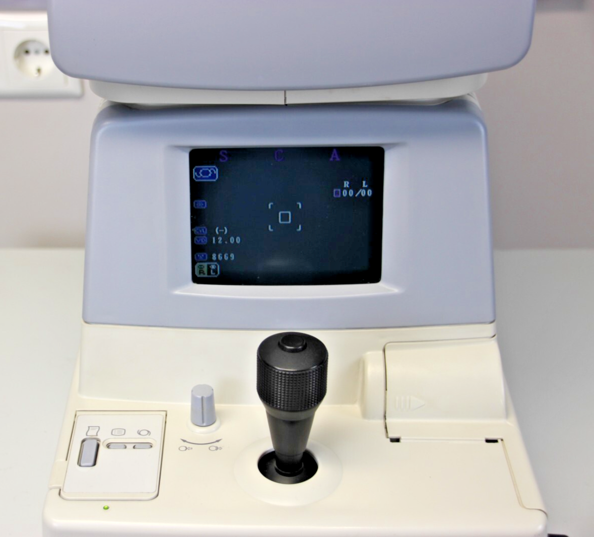 Sell Autorefractor TOPCON RM-8800 2004 (Germany) | Bimedis