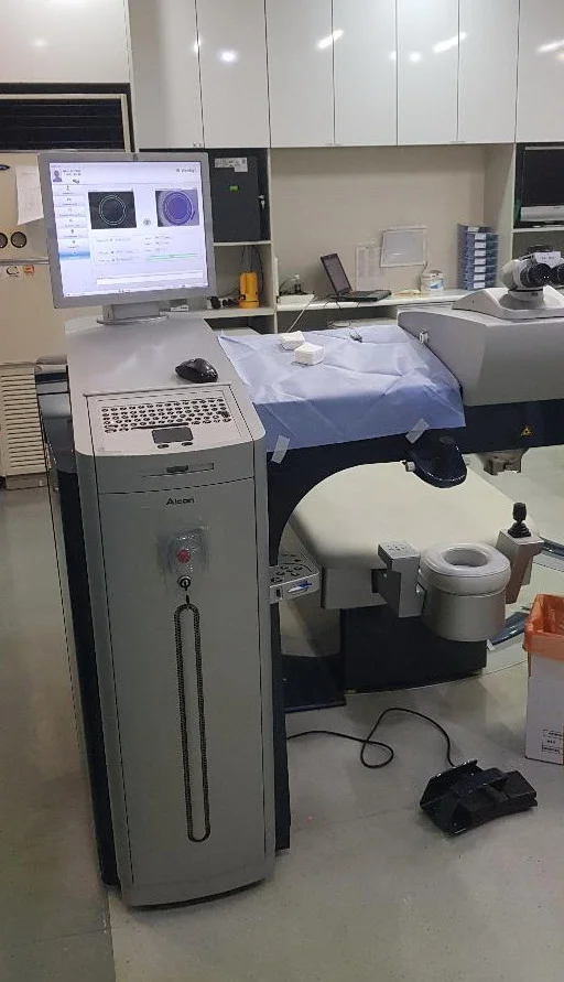 Sell Laser-Femto ALCON Wavelight FS200 2011 (South Korea) | Bimedis