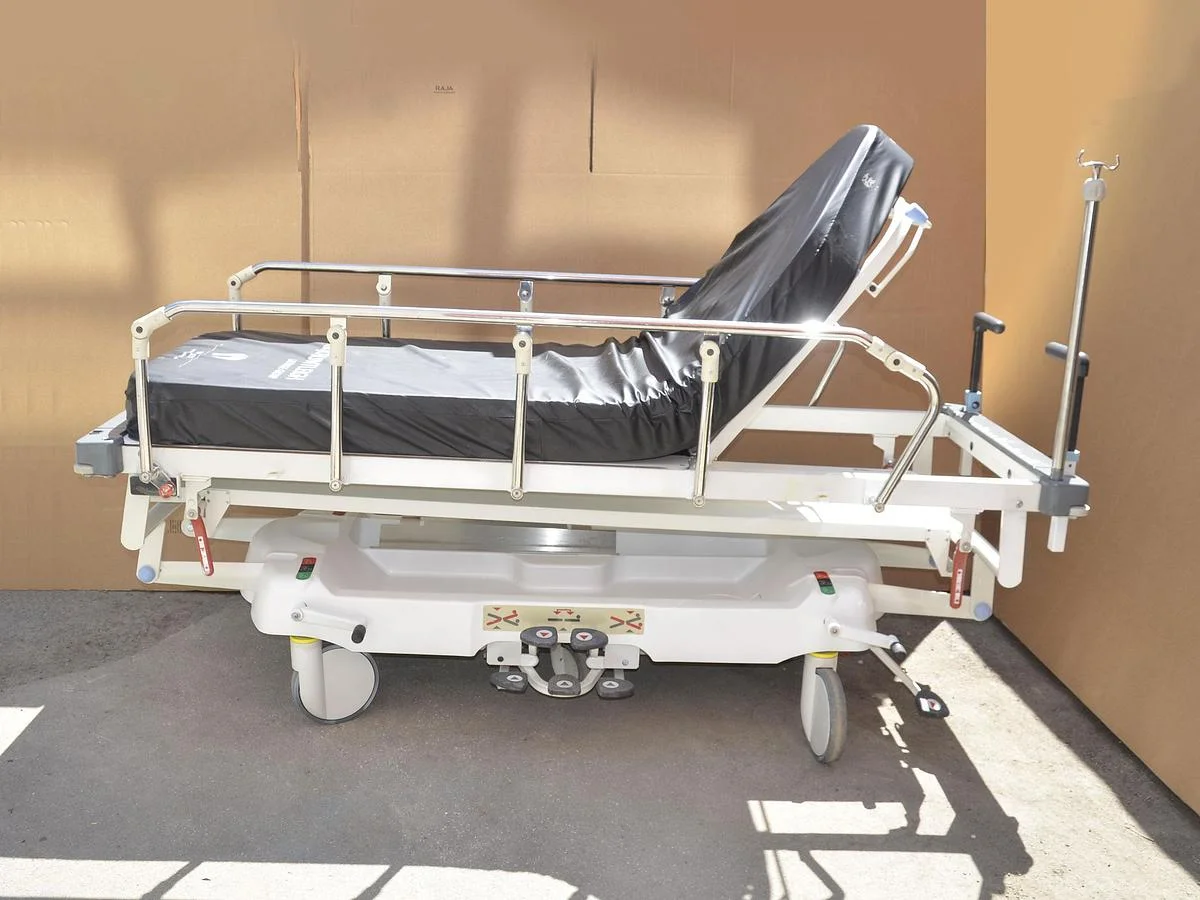 Sxp 162 Sell Stretcher trolley ARJO Lifeguard 50 2014 (France) | Bimedis