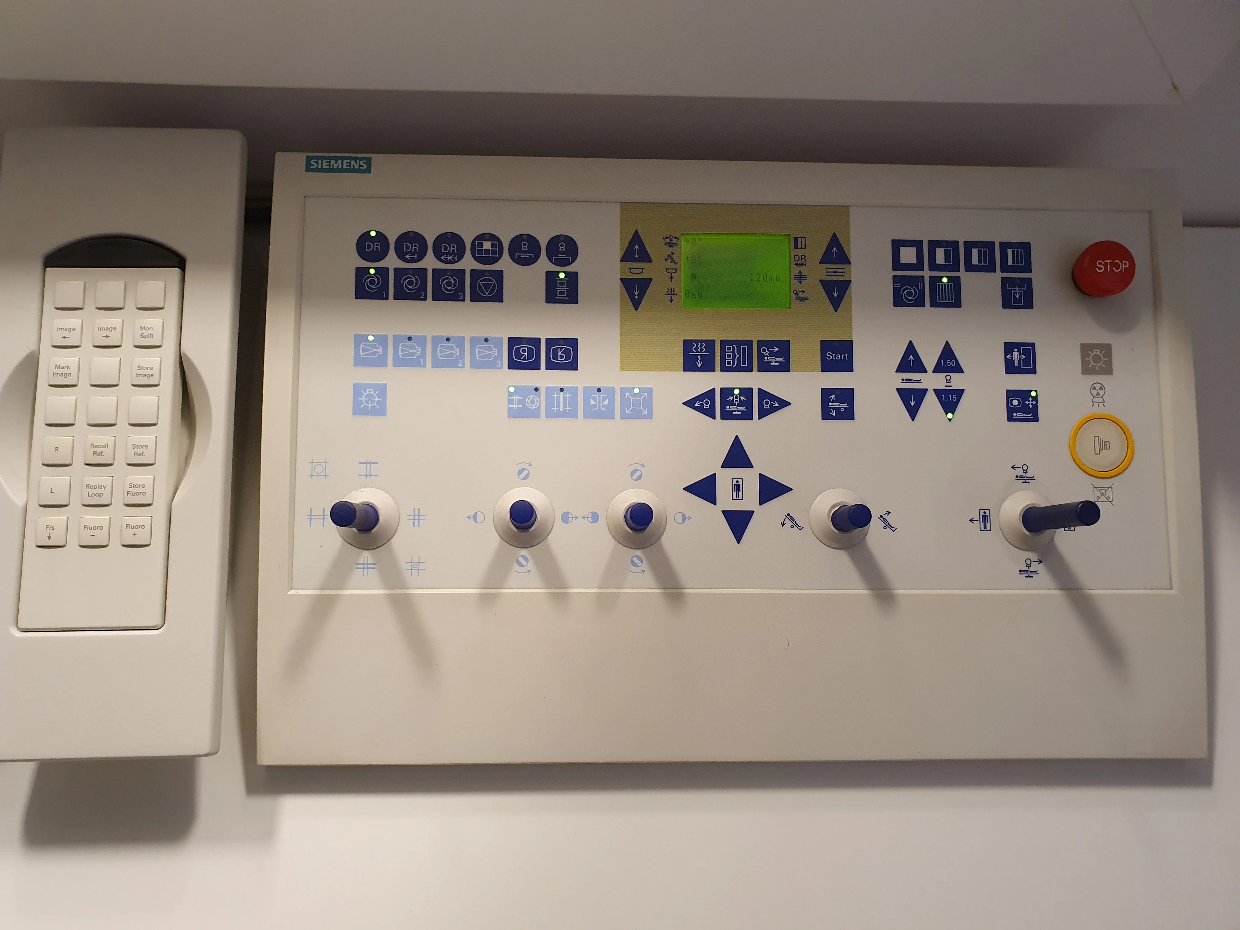 Sell X-ray machine SIEMENS AXIOM ICONOS R200 2005 (Georgia) | Bimedis