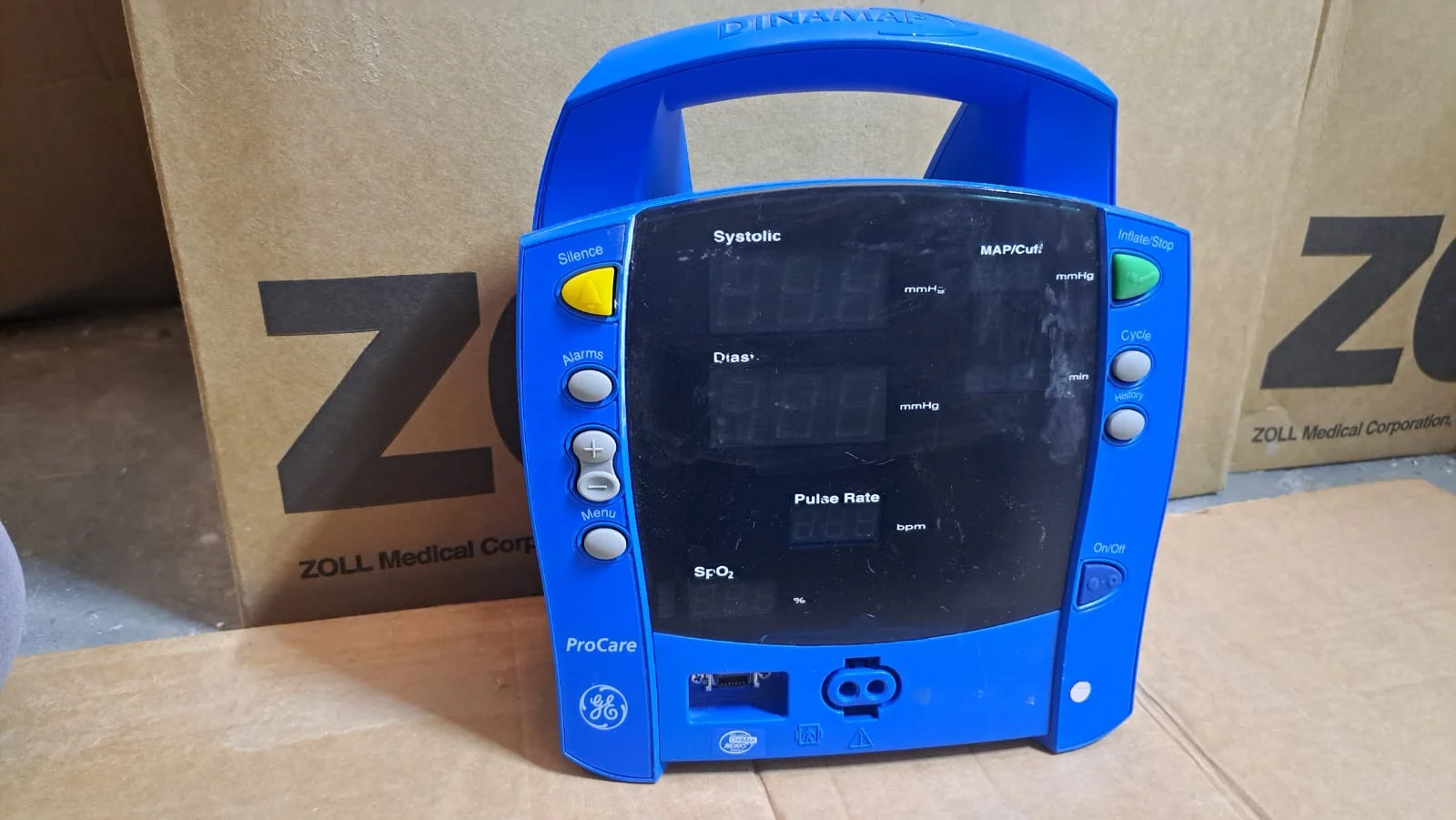 GE Dinamap ProCare 400 Patient monitor