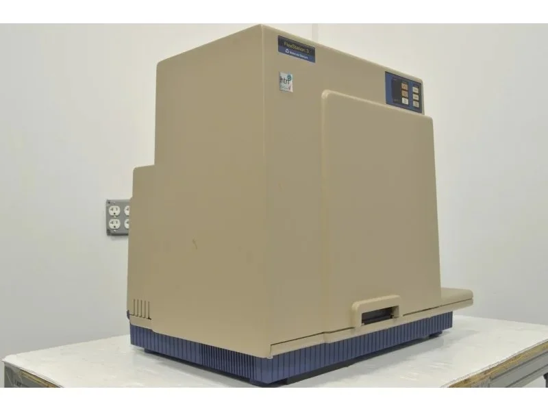 Sell Microplate Reader on Bimedis Microplate Reader MOLECULAR DEVICES ...