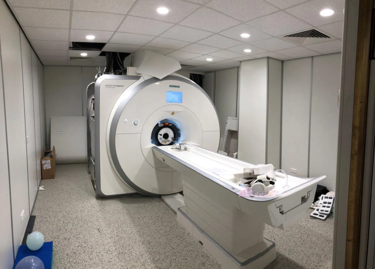 Sell MRI machine SIEMENS MAGNETOM Spectra 3T 2018 (Austria) | Bimedis