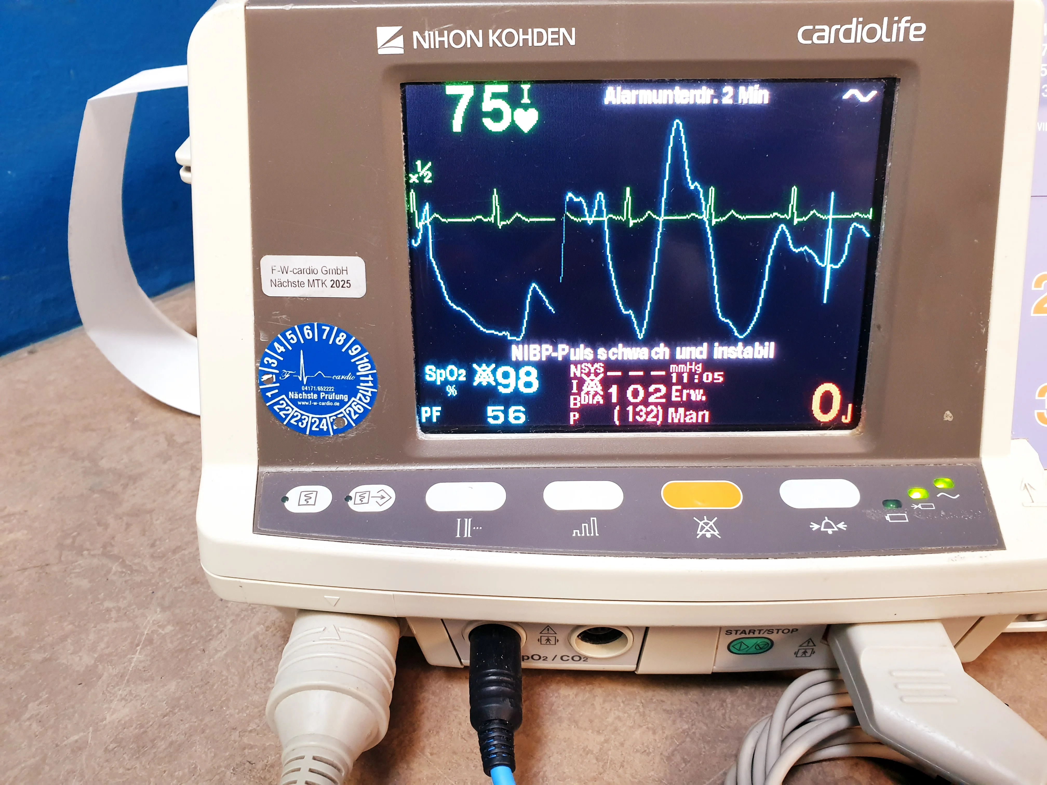 Defibrillator NIHON KOHDEN CardioLife TEC-7731K verkaufen (Deutschland ...