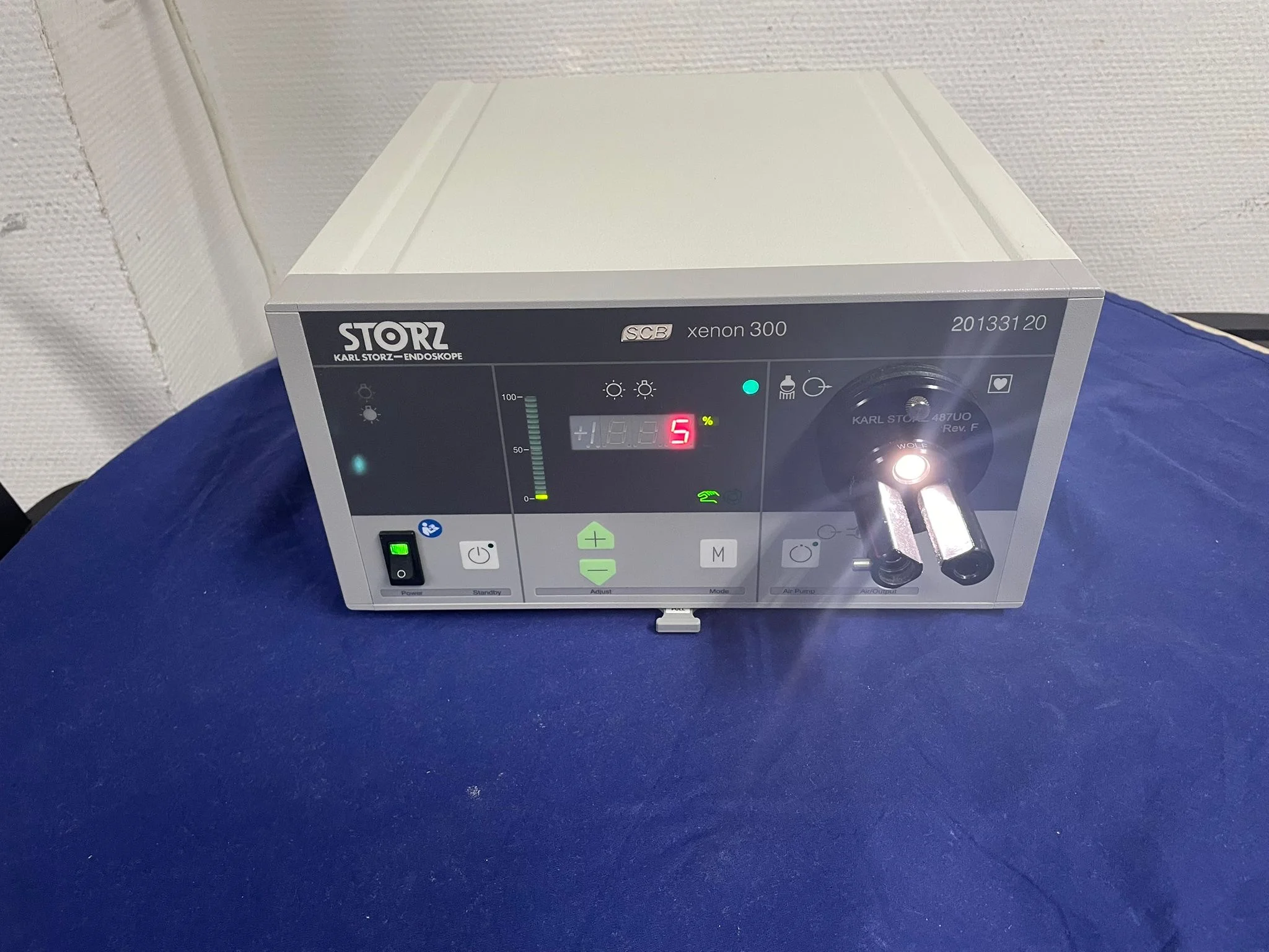 Venta de Fuente de luz para endoscopios KARL STORZ xenon 300 201330 20 ...