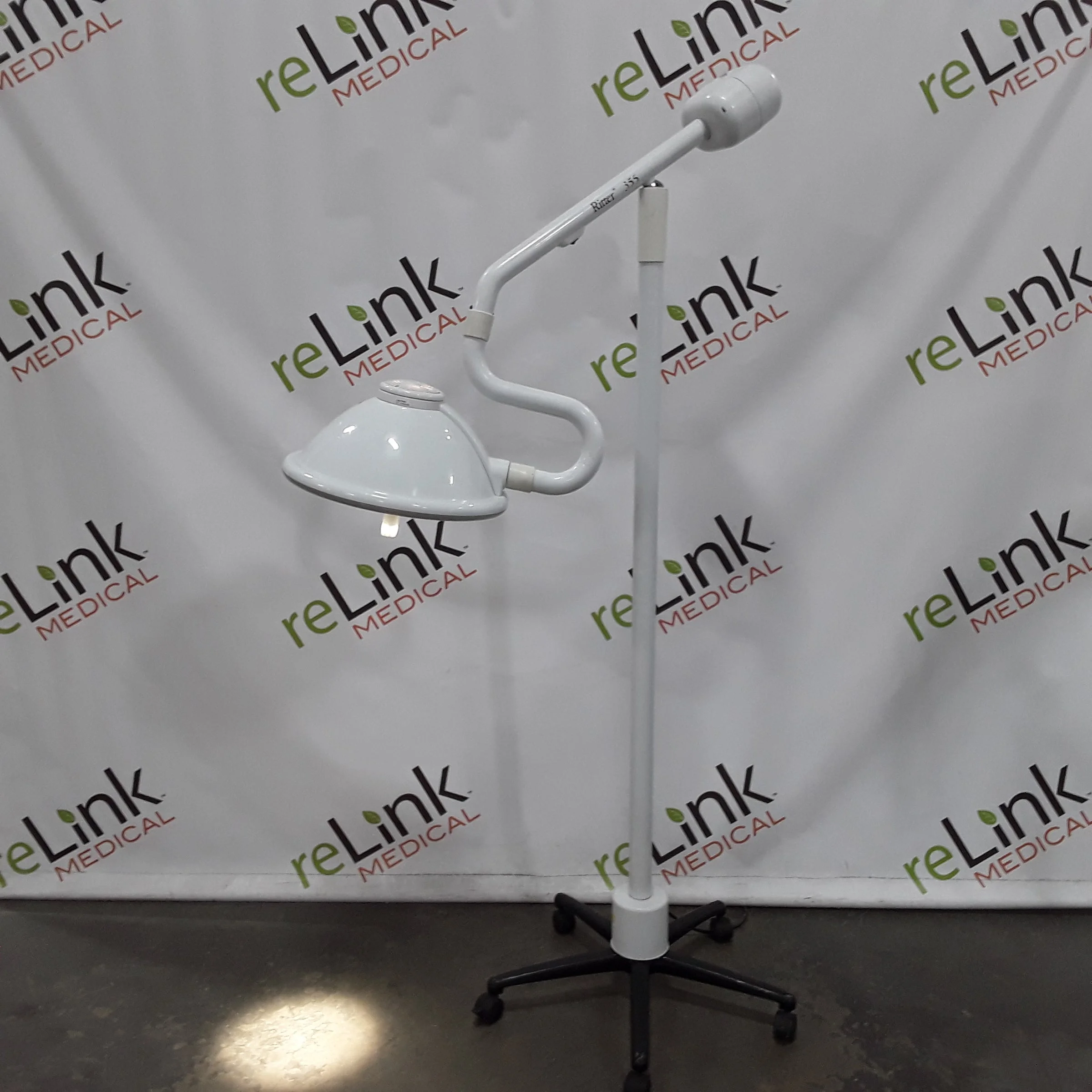 Sell Surgical light MIDMARK RITTER 355 (United States) | Bimedis