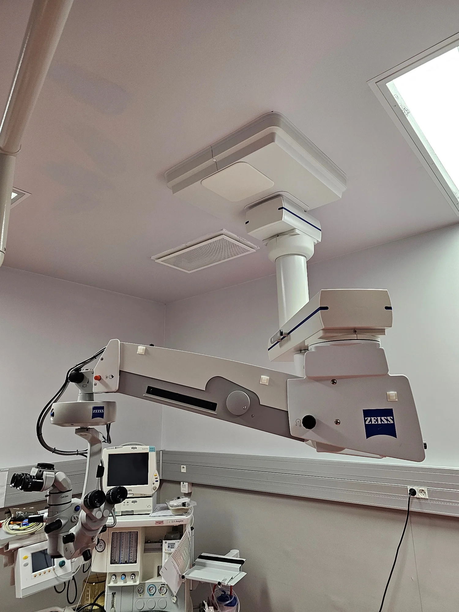 Sell O/R Microscope on Bimedis O/R Microscope ZEISS OPMI Lumera T 2010 ...