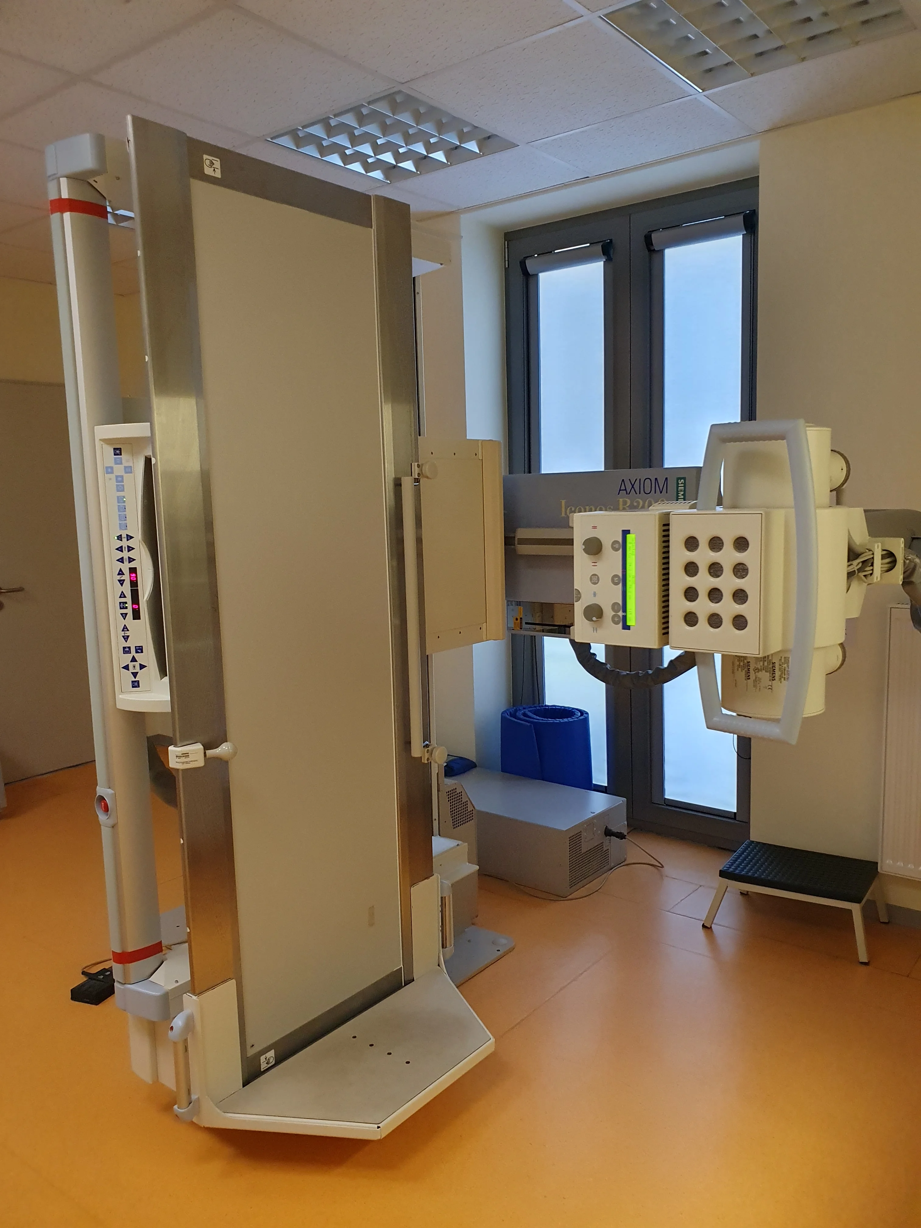 Venta de Máquina de rayos X SIEMENS AXIOM ICONOS R200 (Austria) | Bimedis