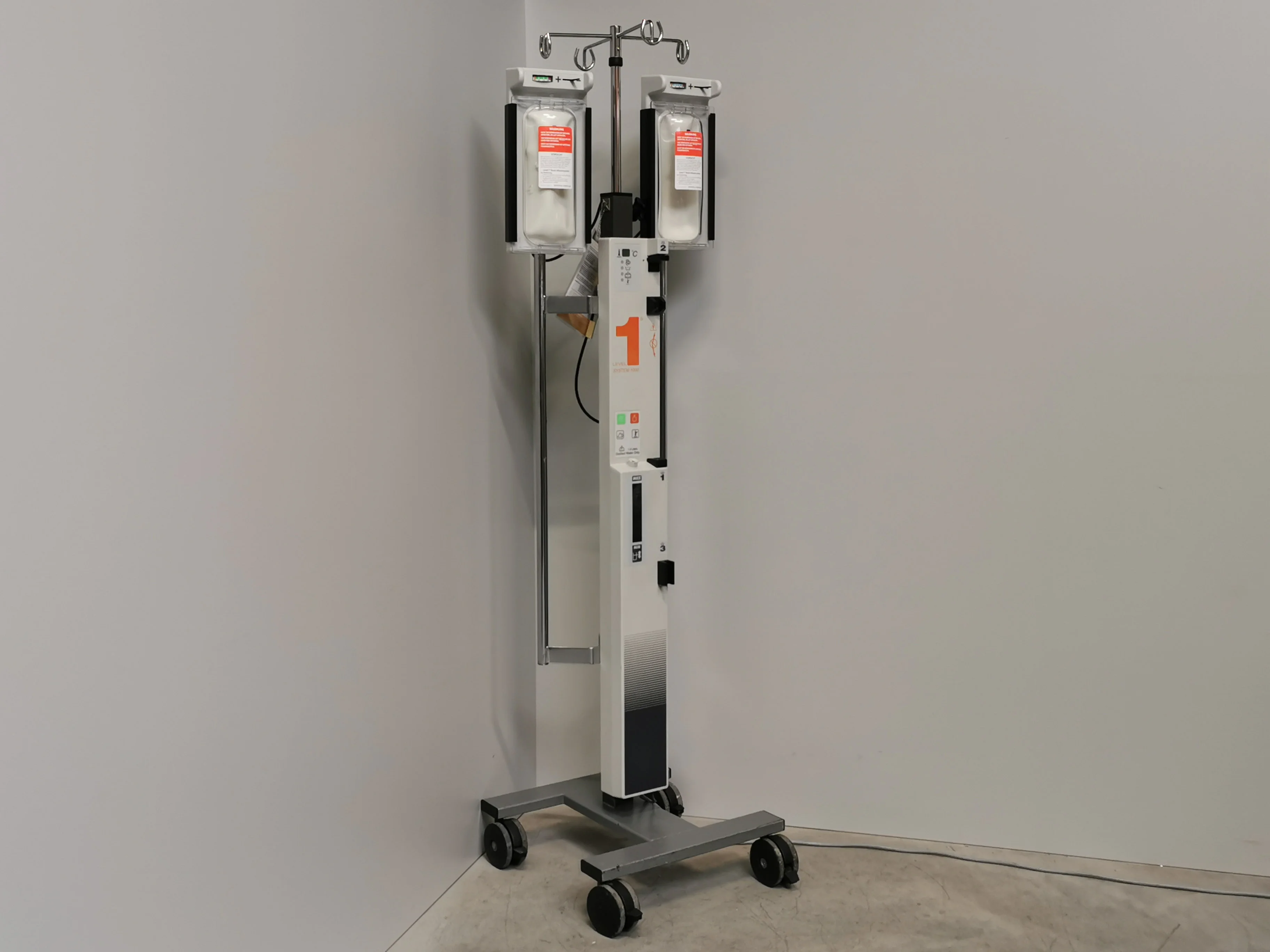 Iv Machine Rythym Sell IV infusion pump SMITHS MEDICAL H-1000 (Germany) | Bimedis