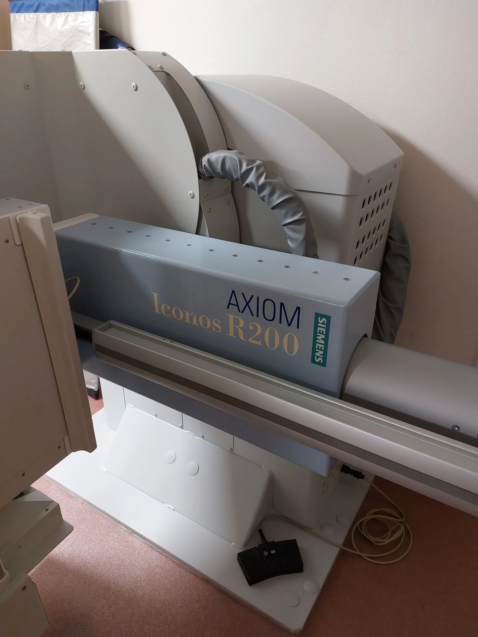 Sell X-ray machine on Bimedis X-ray machine SIEMENS AXIOM ICONOS R200 ...