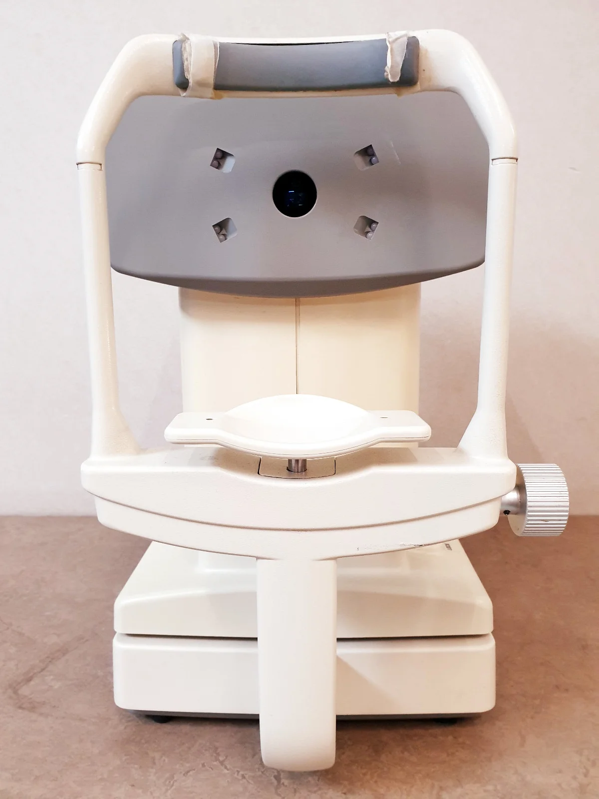 Sell Autorefractor on Bimedis Autorefractor TOPCON RM-A7000B (Germany)