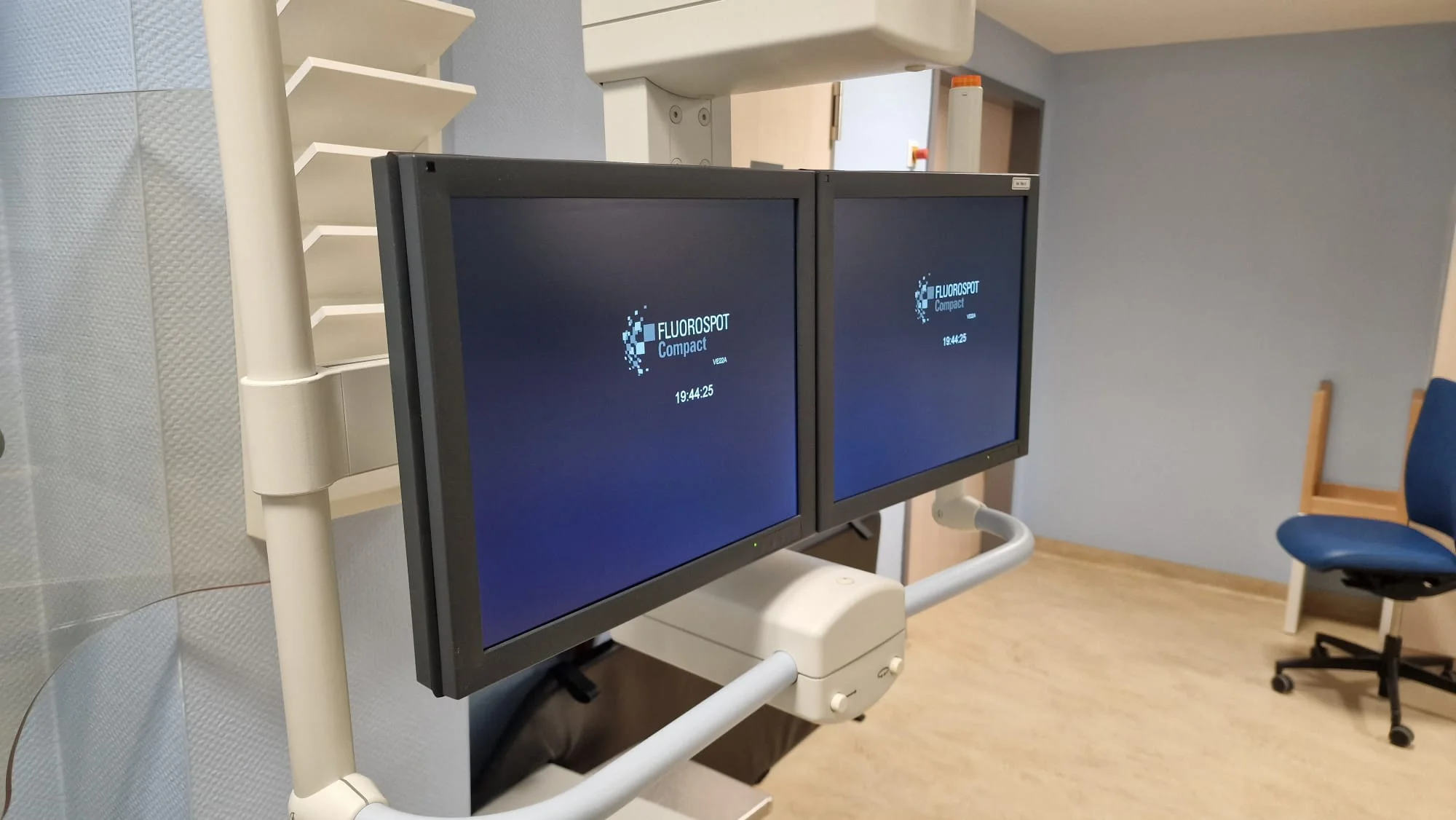 Vender Máquina de rayos X SIEMENS AXIOM ICONOS R200 2009 (Alemania ...