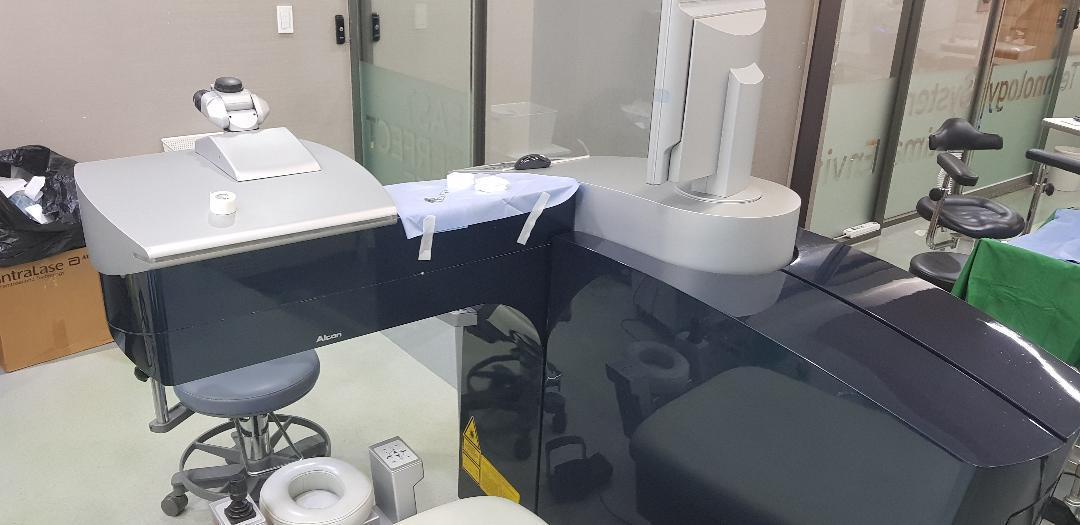 Sell Laser-Femto ALCON Wavelight FS200 2012 (South Korea) | Bimedis