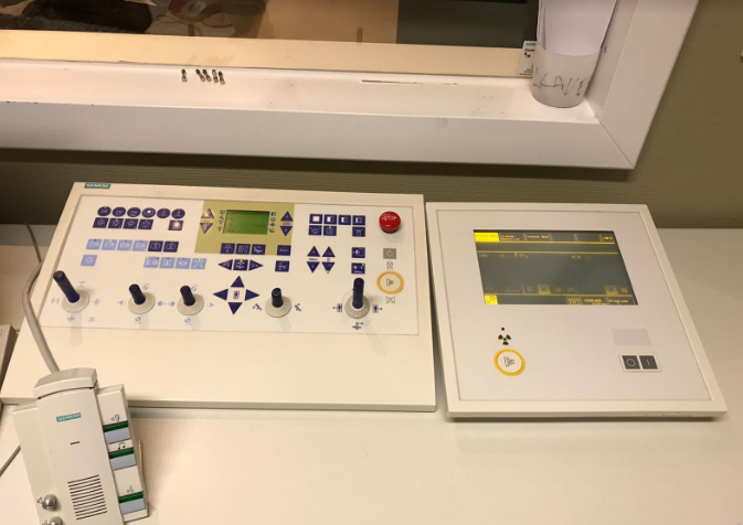 Vender Máquina de rayos X SIEMENS AXIOM ICONOS R200 2000 (España) | Bimedis