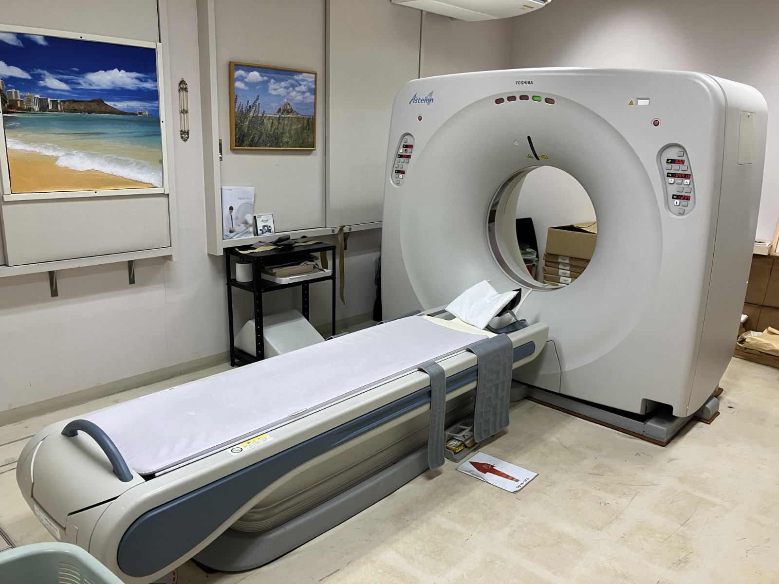 Sell CT Scanner TOSHIBA Asteion Super 4 2009 (Japan) | Bimedis